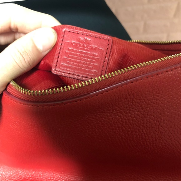 🔴SOLD🔴 Coach Convertible Hippie #52901 Red Peb - Picture 4 of 4